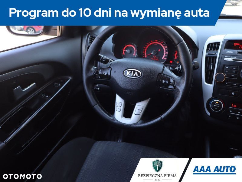 Kia Ceed - 9