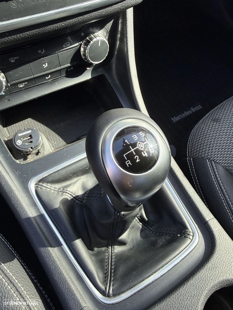 Mercedes-Benz CLA 180 - 15