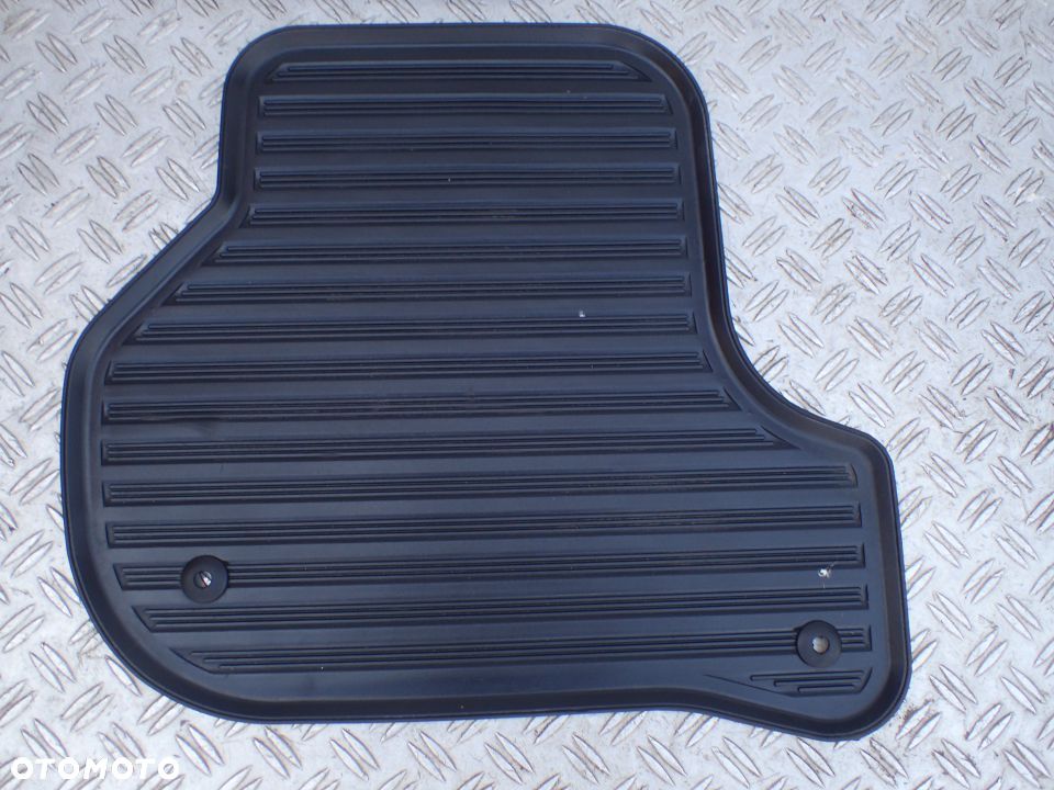 KOMPLET DYWANIKÓW SKODA OCTAVIA 1Z1862436 RADOM - 2