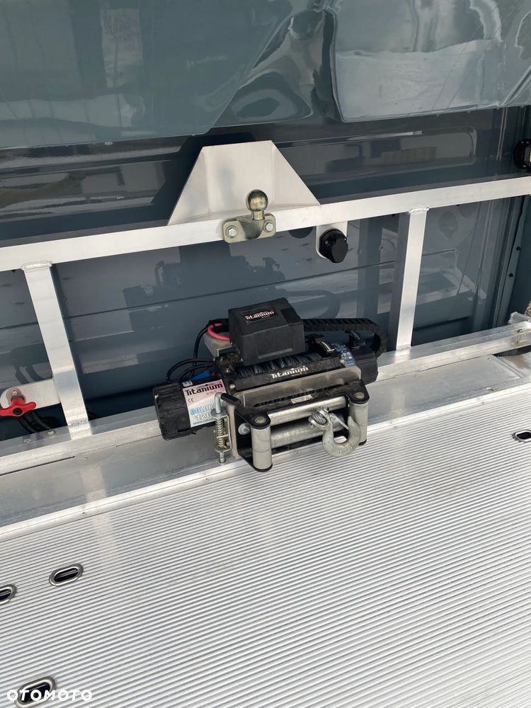 Mercedes-Benz SPRINTER - 11