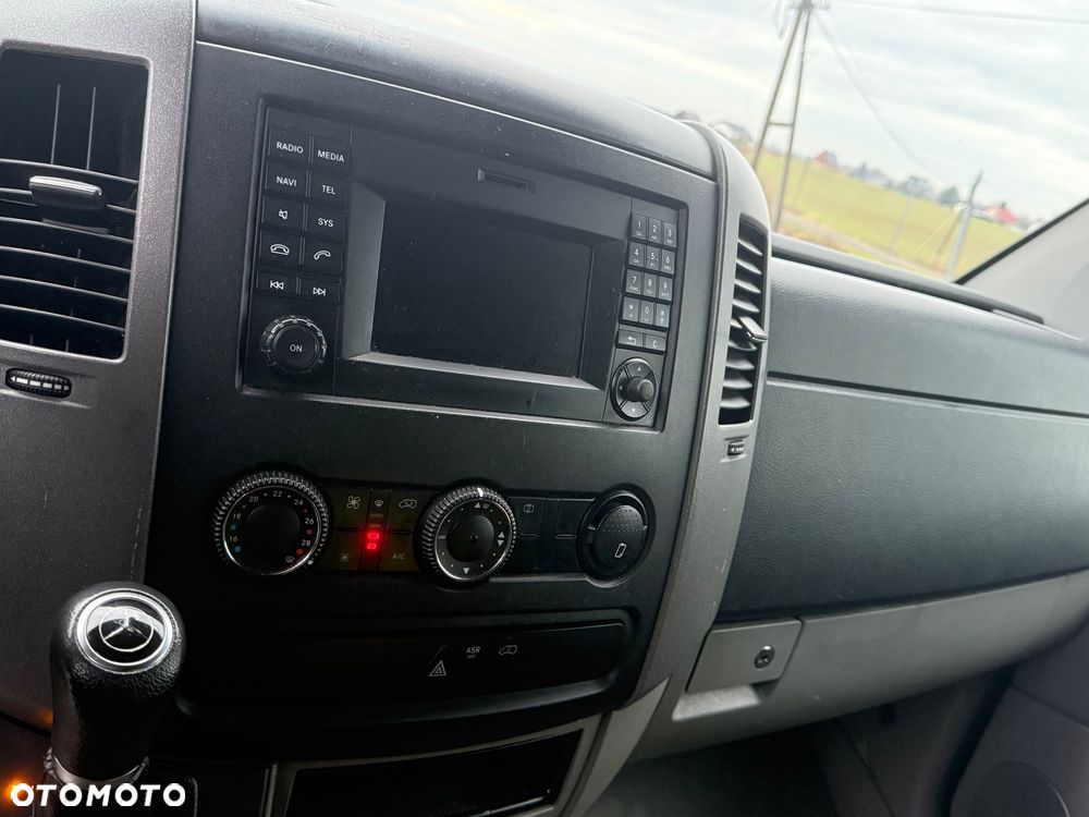 Mercedes-Benz Sprinter - 12