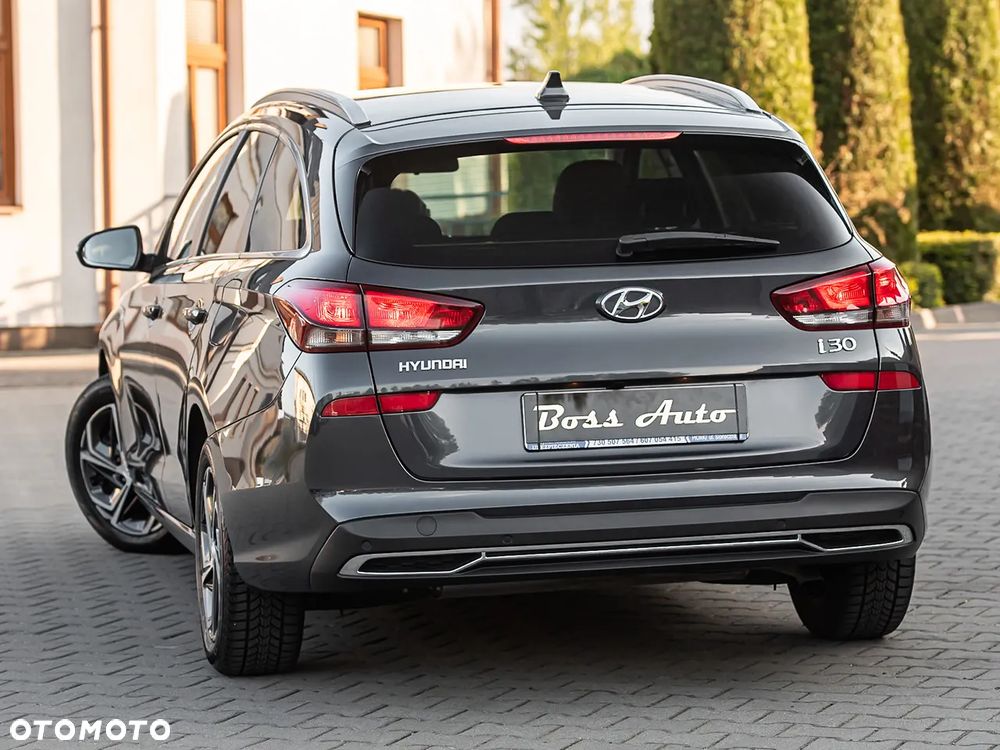 Hyundai i30 1.5 T-GDI 48V Premium DCT - 9