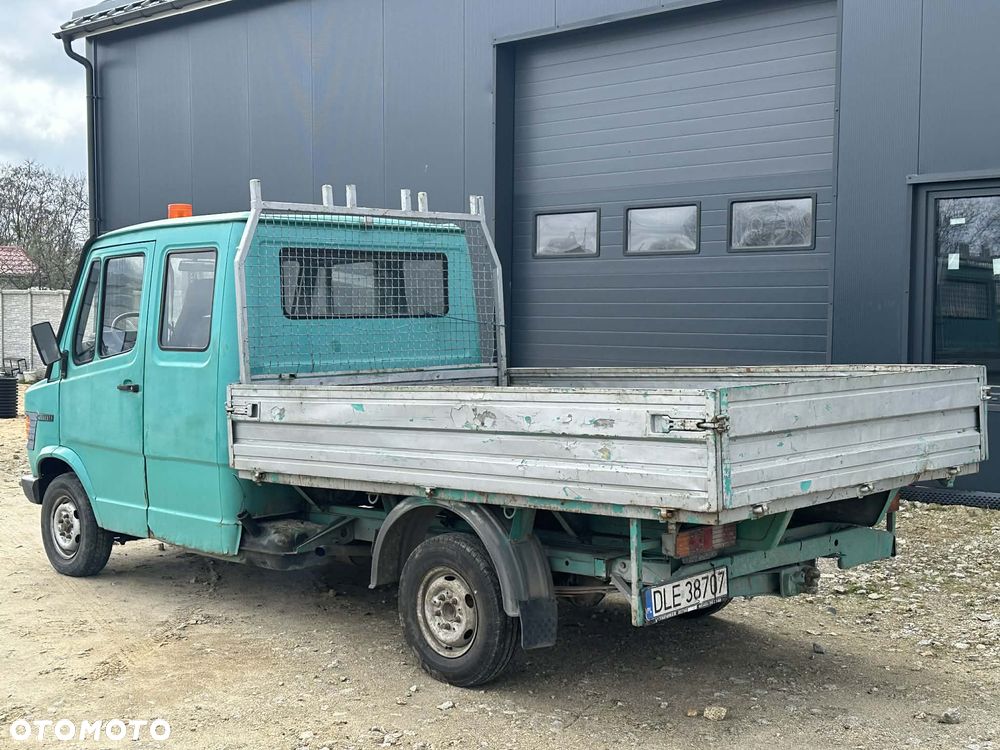 Mercedes-Benz 208D - 10