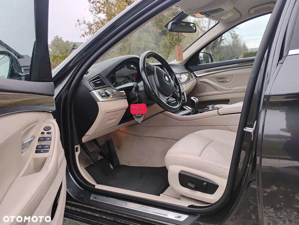 BMW Seria 5 520d Modern Line - 12