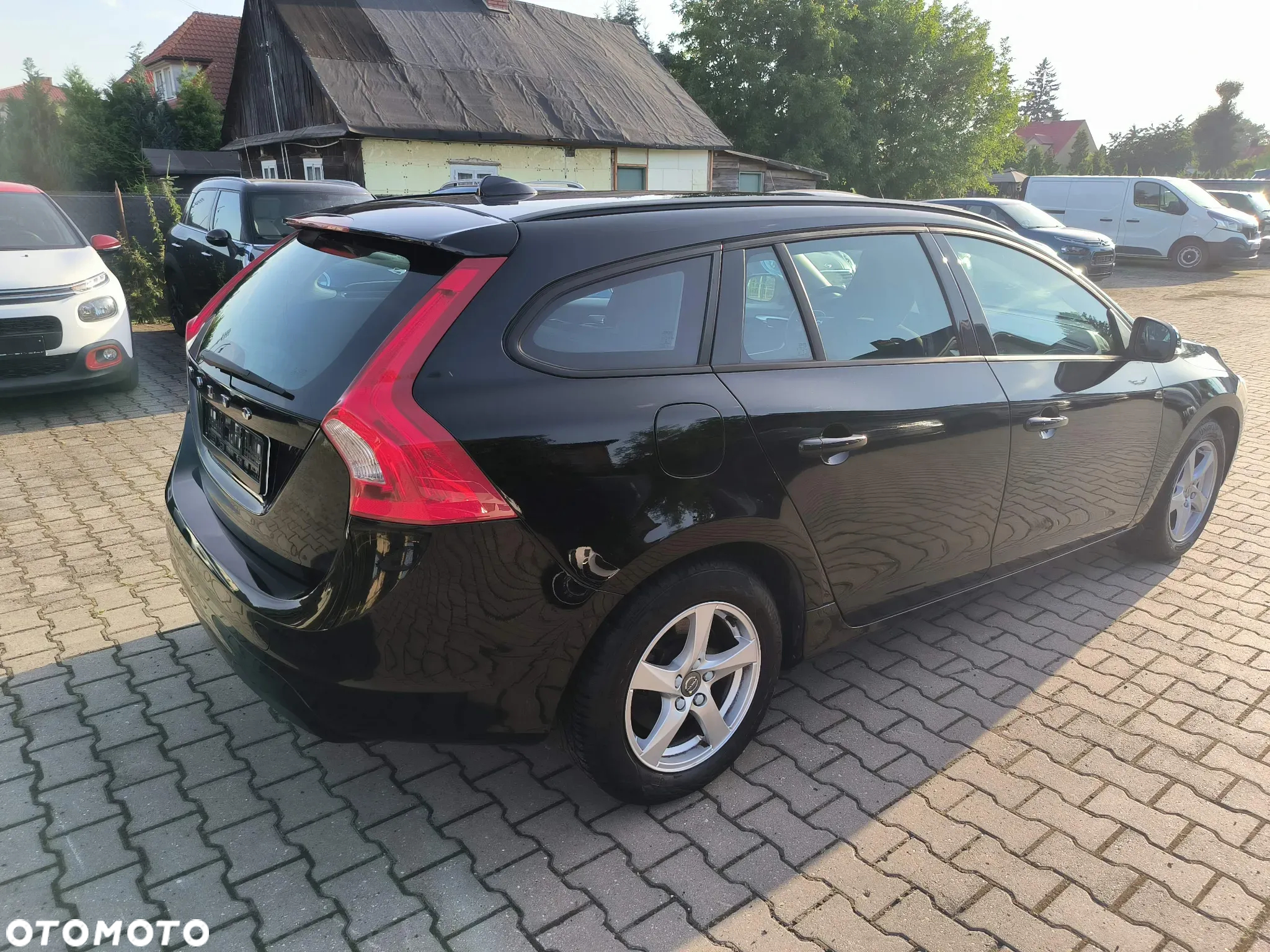 Volvo V60 D2 Drive-E Dynamic Edition (Kinetic) - 4