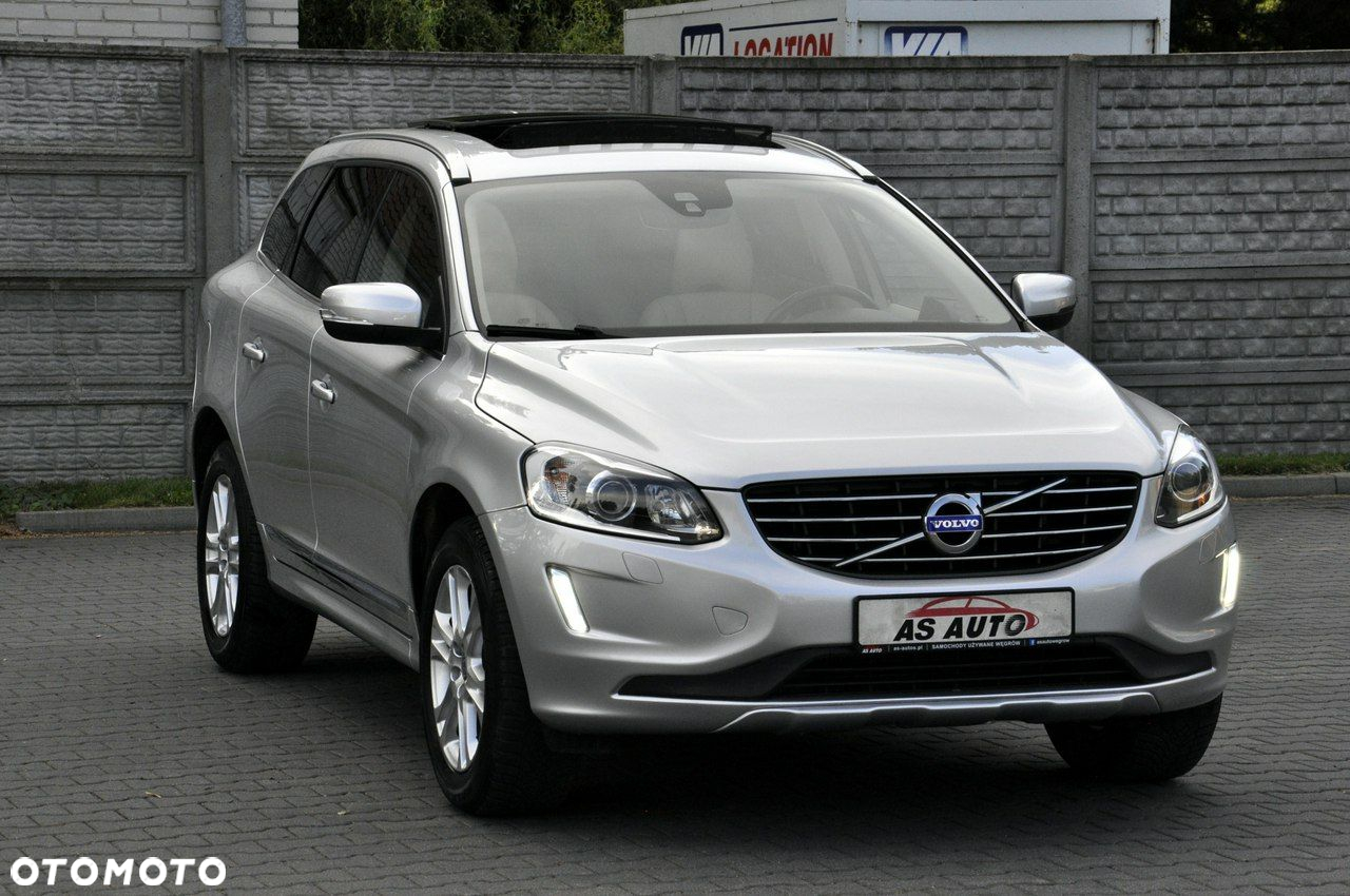 Volvo XC 60 T5 AWD Momentum - 2