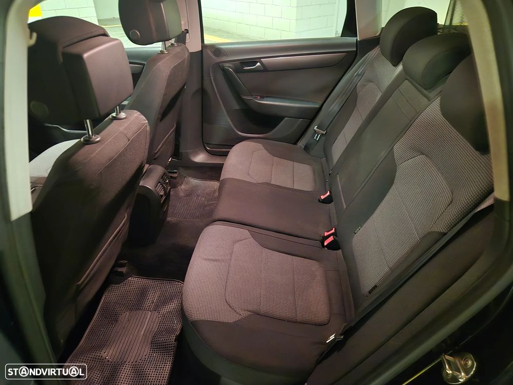 VW Passat Variant 1.6 TDI Confortline - 29