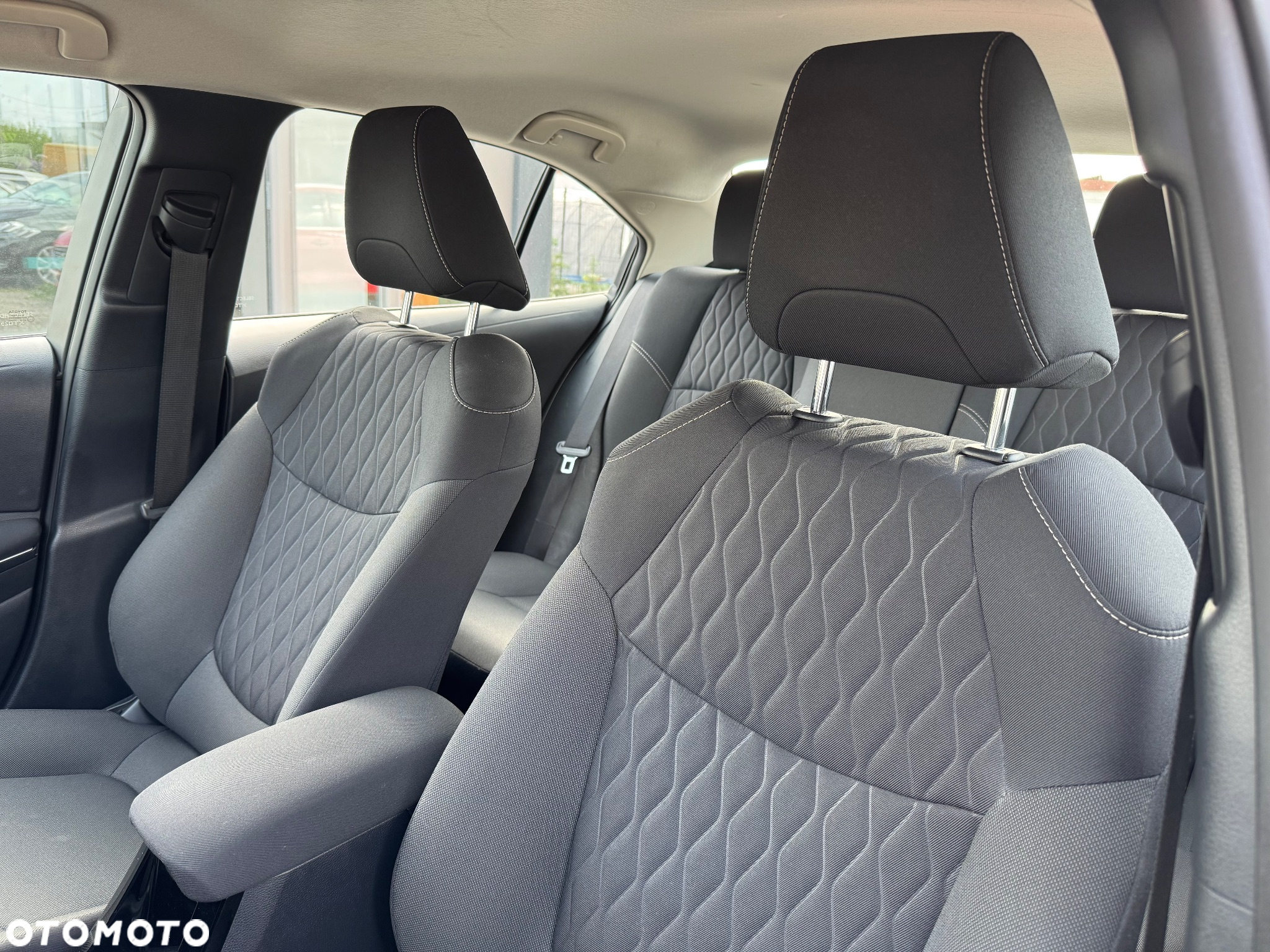 Toyota Corolla 1.8 Hybrid Comfort - 8