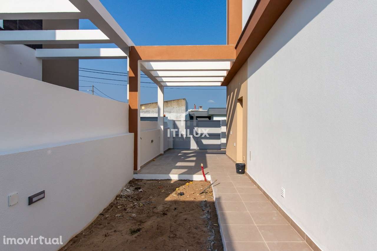 Moradia T4 - nova no Seixal - Fernão Ferro - Grande imagem: 4/60