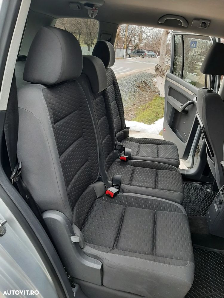 Volkswagen Touran 1.9 TDI DPF Highline DSG - 10