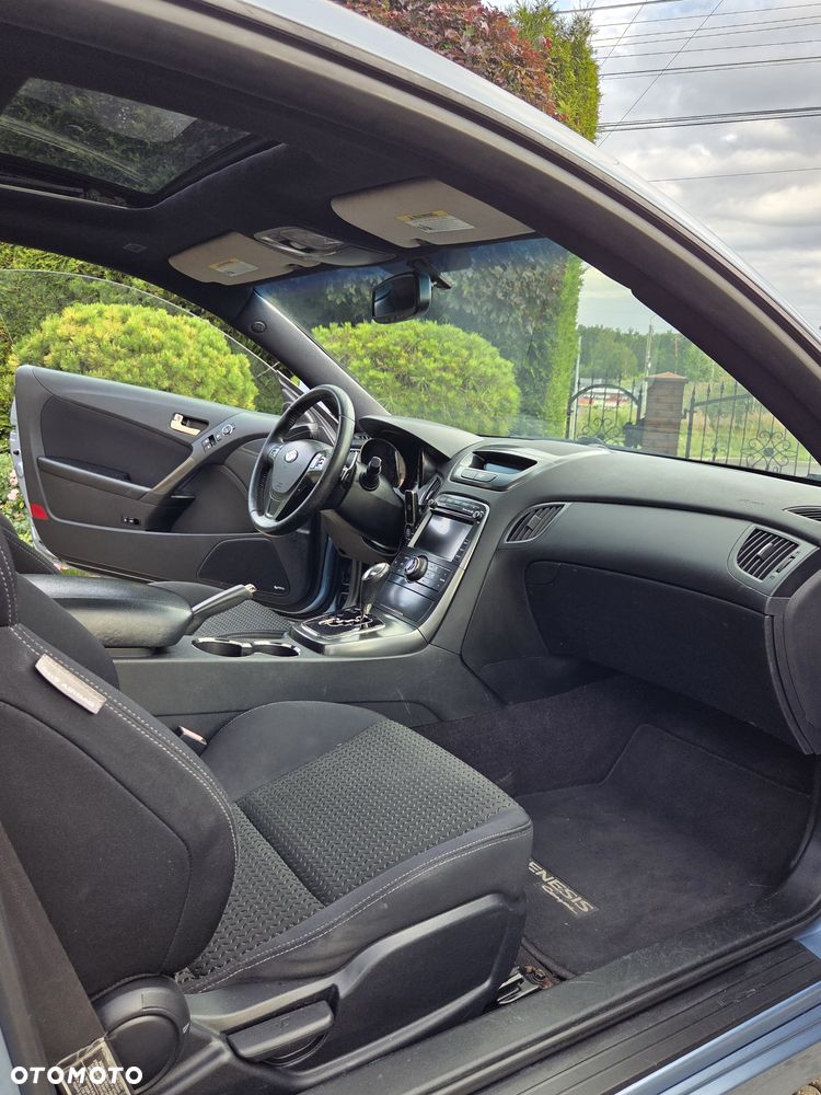 Hyundai Genesis Coupe - 7