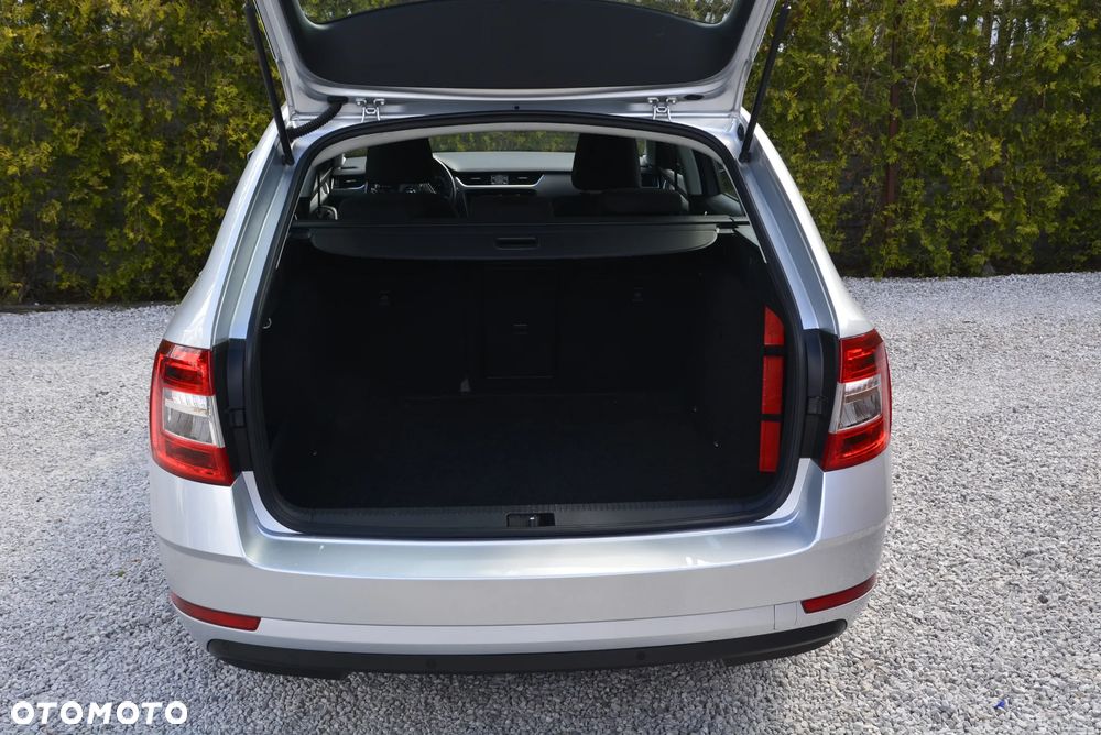 Skoda Octavia 2.0 TDI Ambition DSG - 17