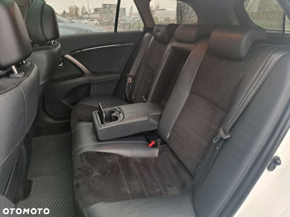 Toyota Avensis 2.0 Premium MS - 19