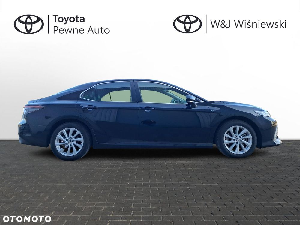 Toyota Camry - 3