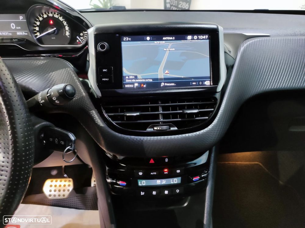 Peugeot 208 1.2 PureTech GT Line EAT6 - 14