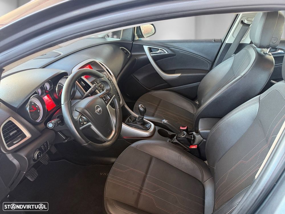 Opel Astra 2012 photo 5