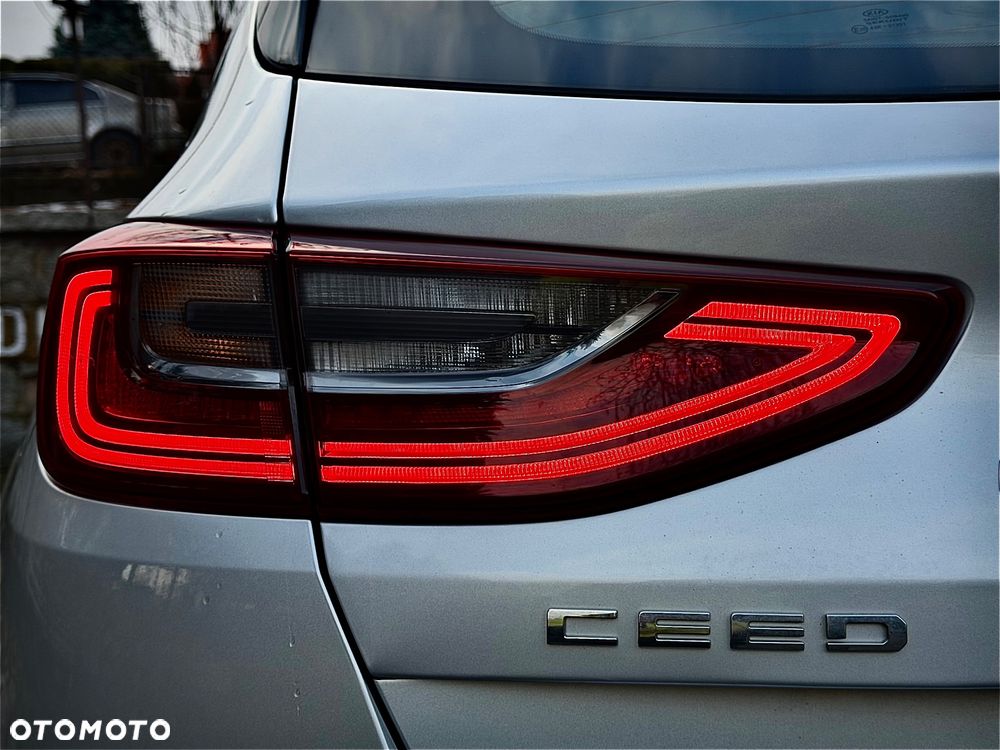 Kia Ceed 1.5 T-GDI L Business Line - 34