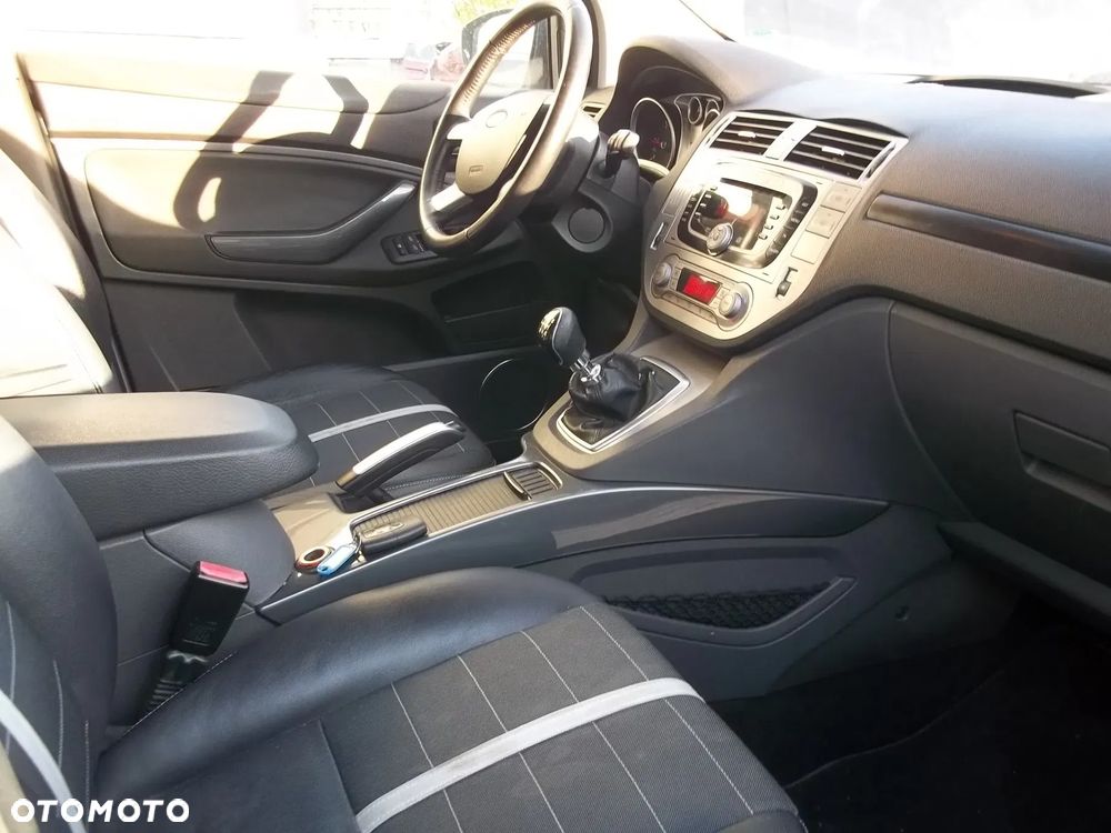 Ford Kuga 2.0 TDCi Titanium FWD - 12