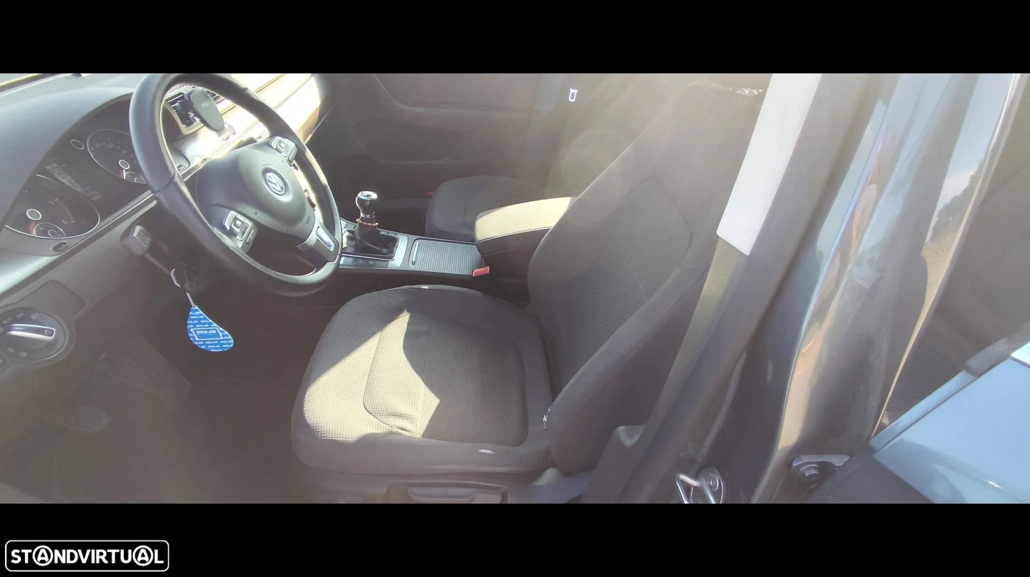 VW Passat 1.6 TDI BlueMotion - 9