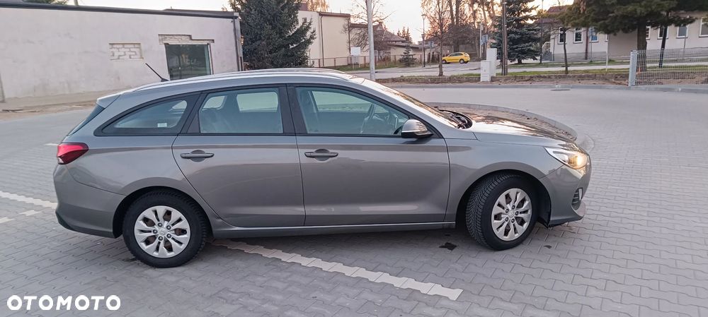 Hyundai i30 1.6 D Classic + - 3