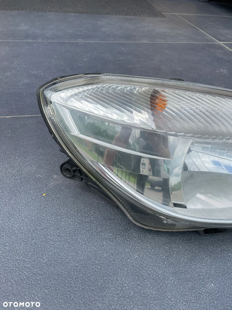 SKODA FABIA II reflektor lampa prawa prawy przód przednia LIFT 10- - 4