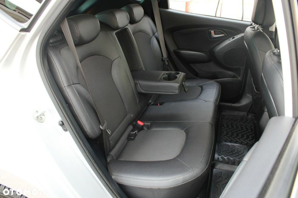 Hyundai ix35 1.6 2WD Fifa World Cup Edition - 12