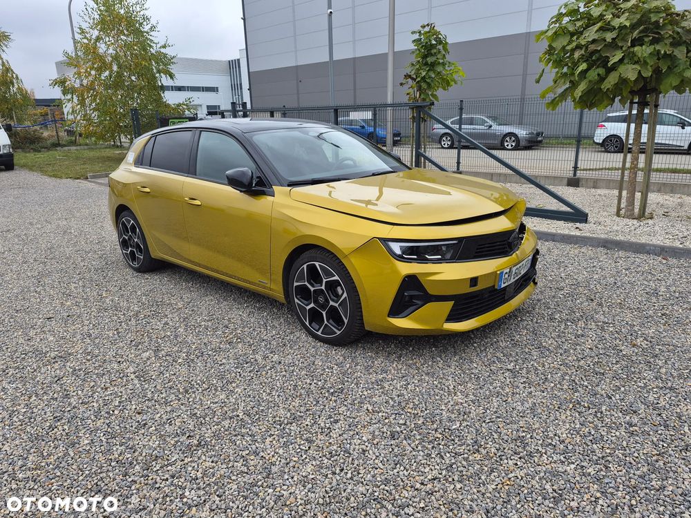 Opel Astra 2022 photo 2