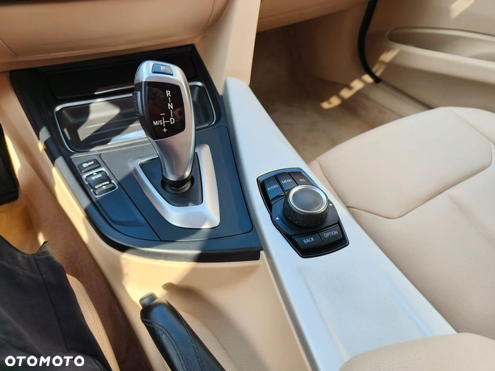 BMW Seria 3 328i xDrive - 13
