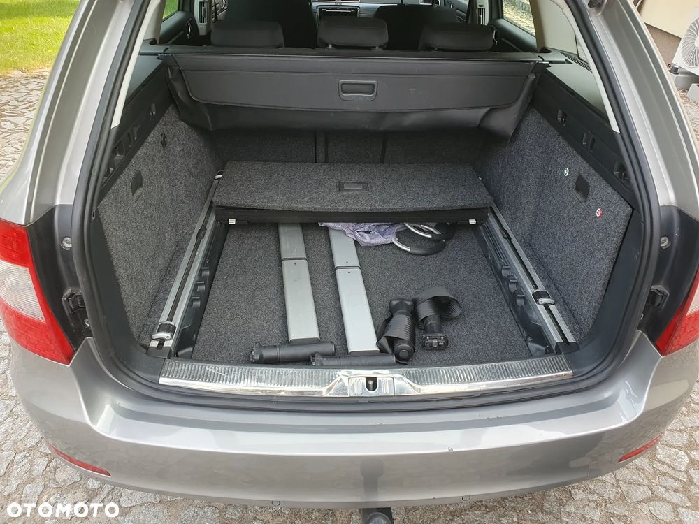 Skoda Superb 2.0 TDI DSG Active - 10