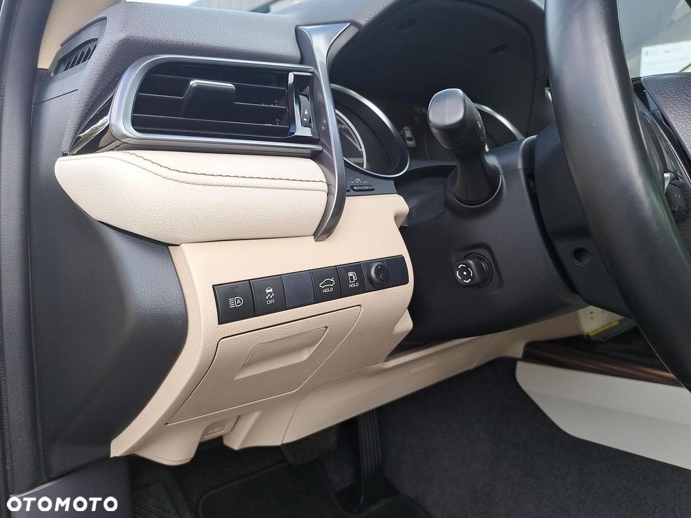 Toyota Camry 2.5 Hybrid Executive CVT - 14