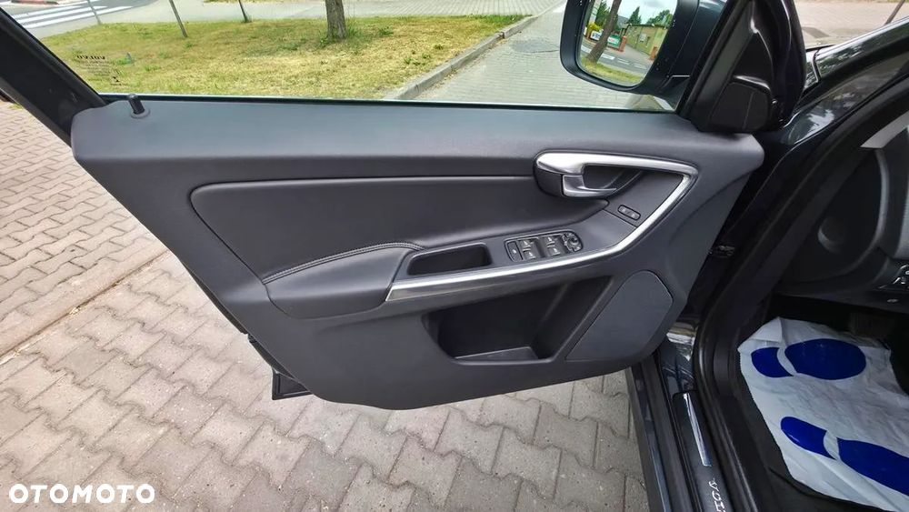 Volvo XC 60 D4 Geartronic Summum - 23