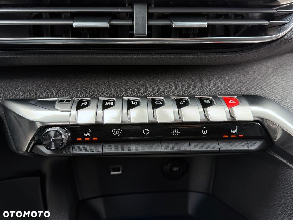 Peugeot 3008 1.6 PureTech HYbrid Allure S&S EAT8 - 25