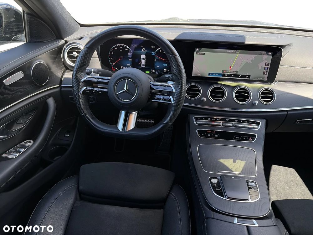 Mercedes-Benz Klasa E 300 de AMG - 14