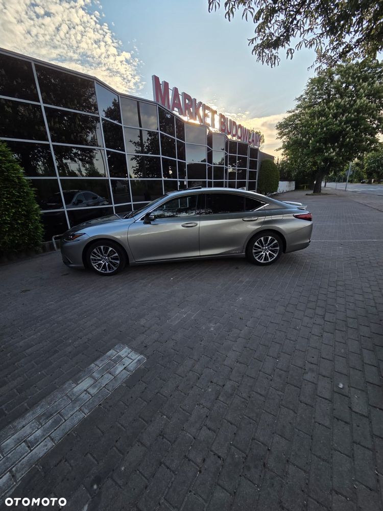 Lexus ES 300h Prestige - 9