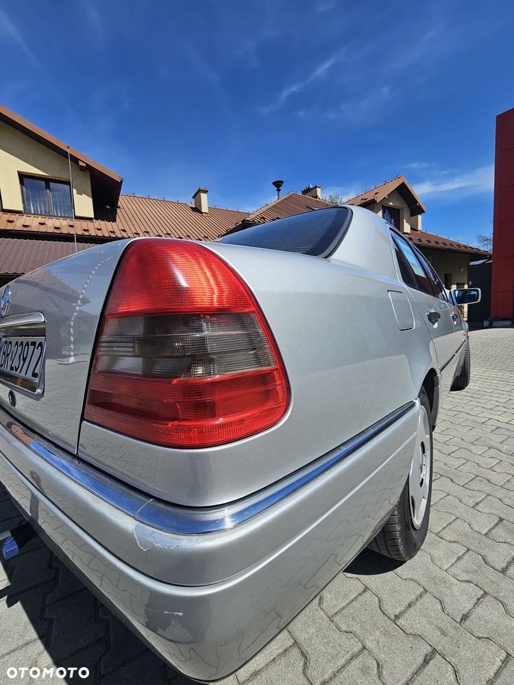 Mercedes-Benz Klasa C 180 Elegance - 2