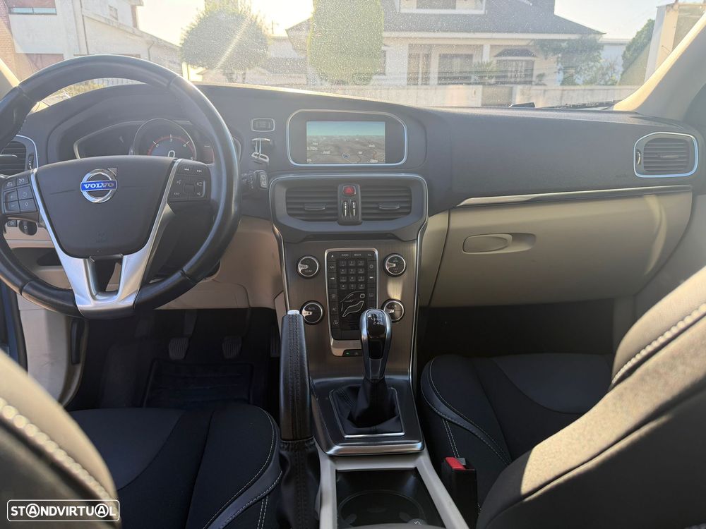 Volvo V40 1.6 D2 Momentum Eco - 11