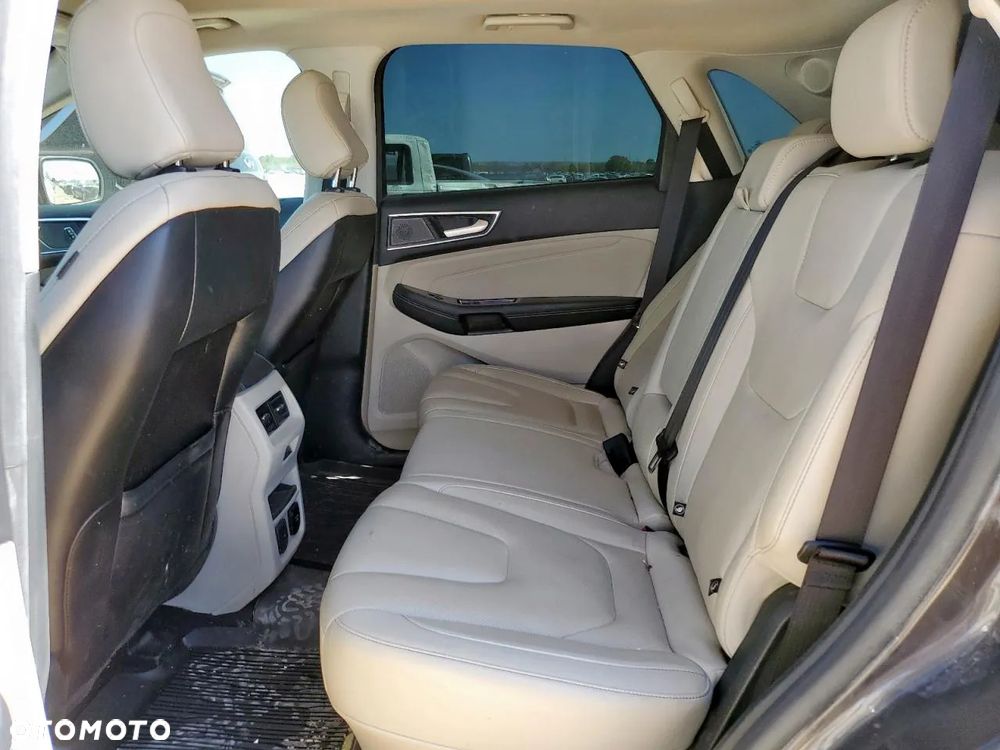 Ford Edge 2.0 EcoBlue Twin-Turbo 4WD Titanium - 12