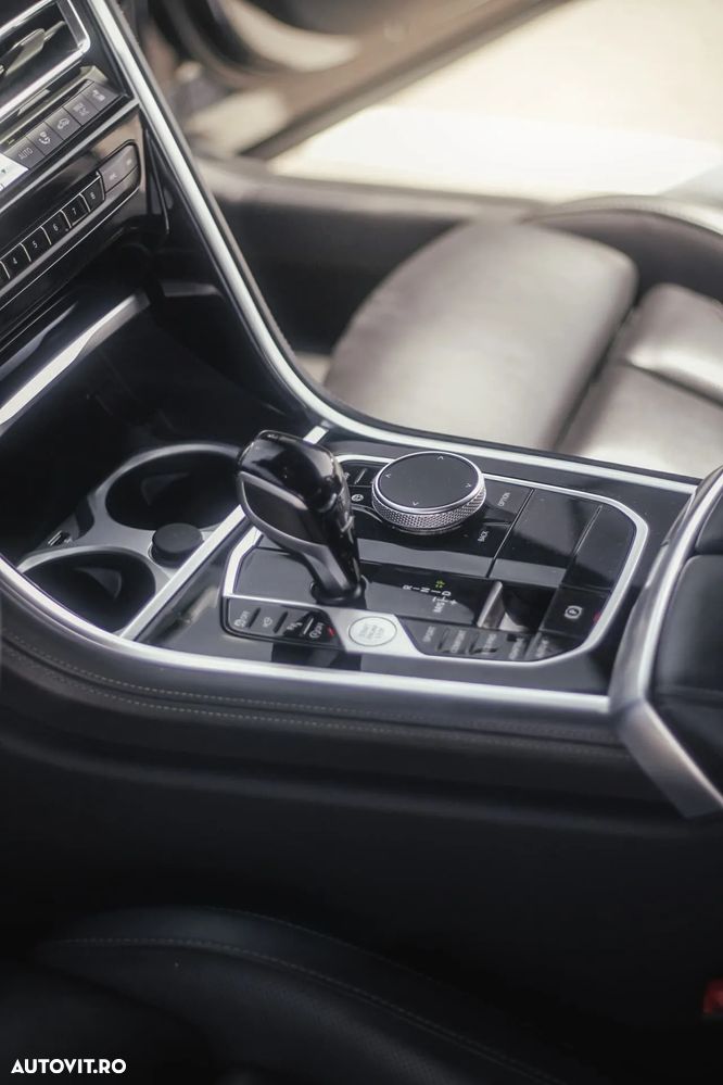 BMW M8 M850i xDrive AT - 17