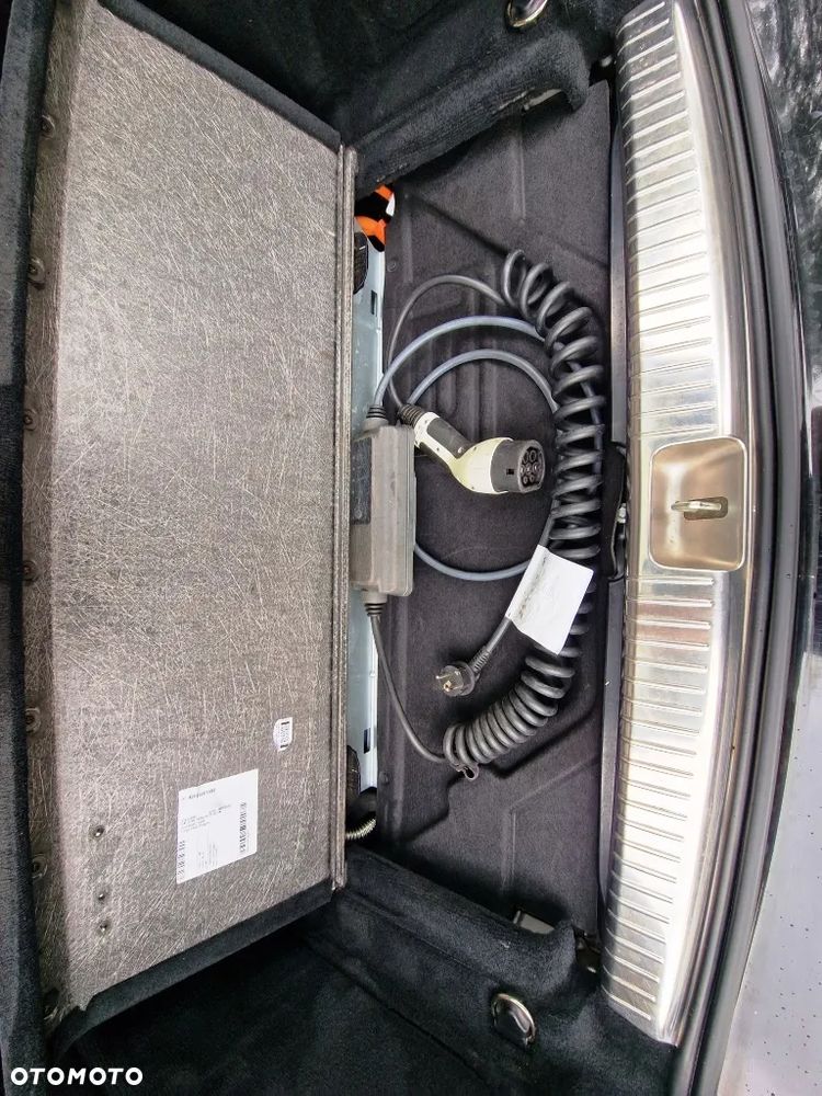 Mercedes-Benz Klasa C 350 e 7G-TRONIC - 39