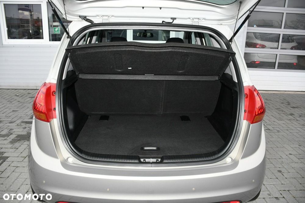 Kia Venga - 38
