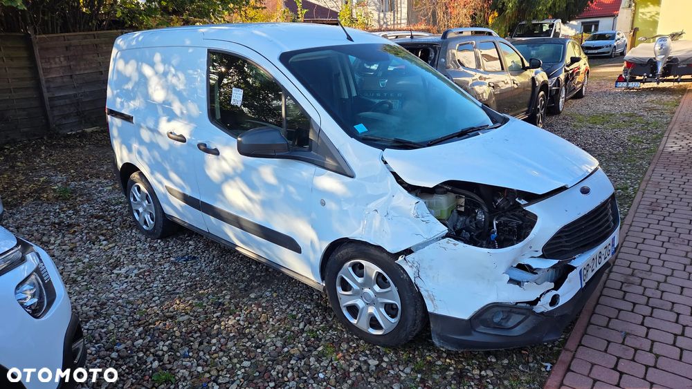 Ford Transit Courier - 4