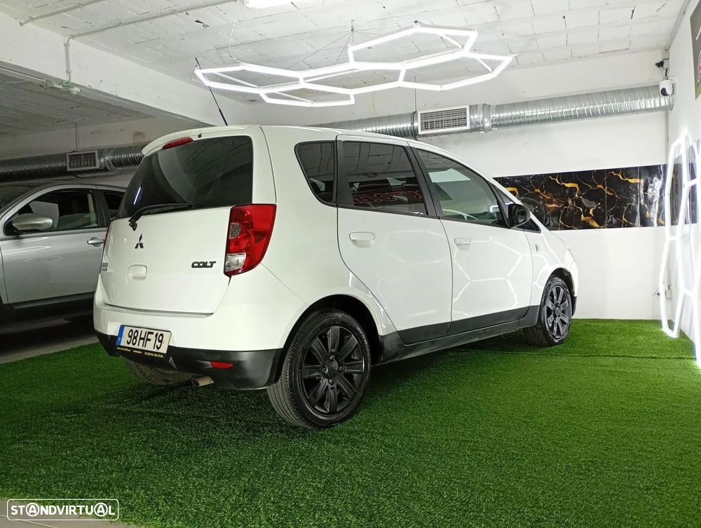 Mitsubishi Colt - 27