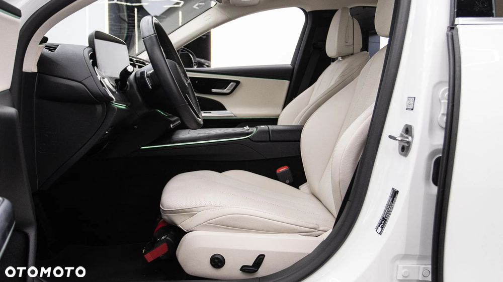 Mercedes-Benz Klasa E 200 mHEV 4-Matic AMG 9G-Tronic - 19
