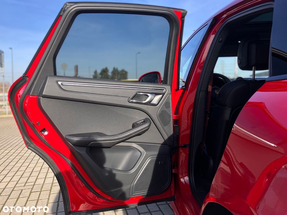 Porsche Macan T - 27