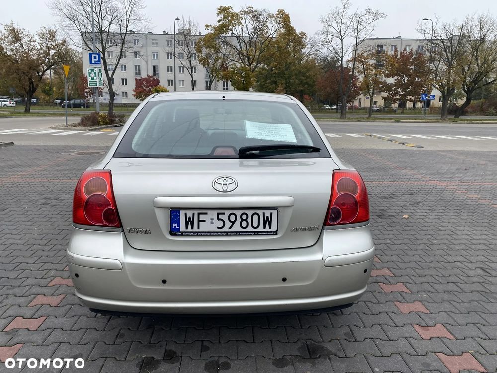 Toyota Avensis 1.8 VVT-i Sol - 10
