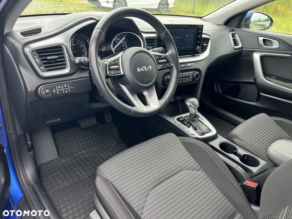 Kia Ceed - 11