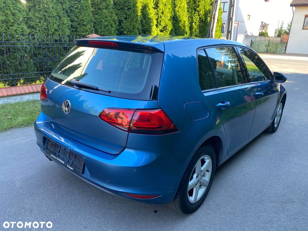 Volkswagen Golf - 6