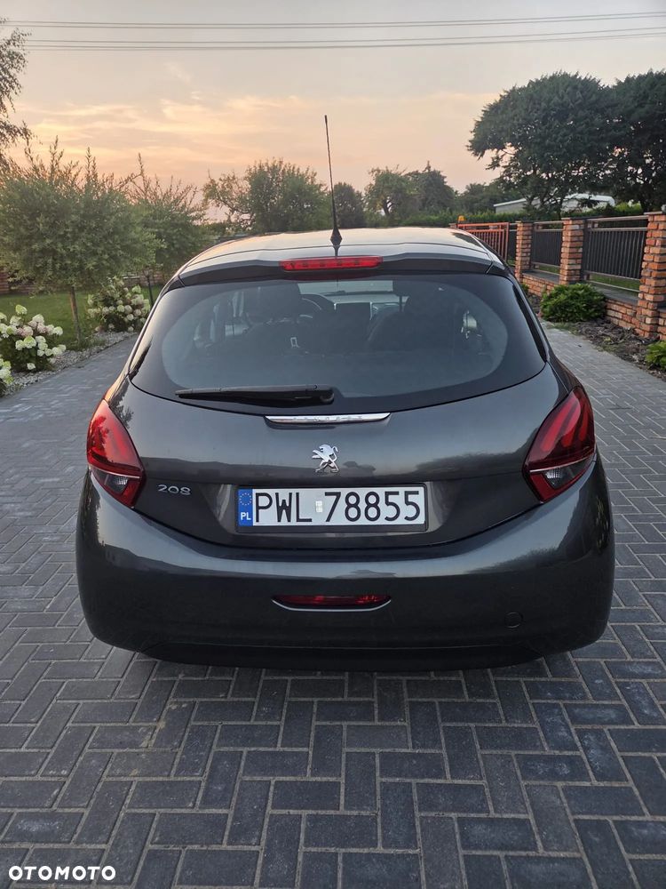 Peugeot 208 - 13