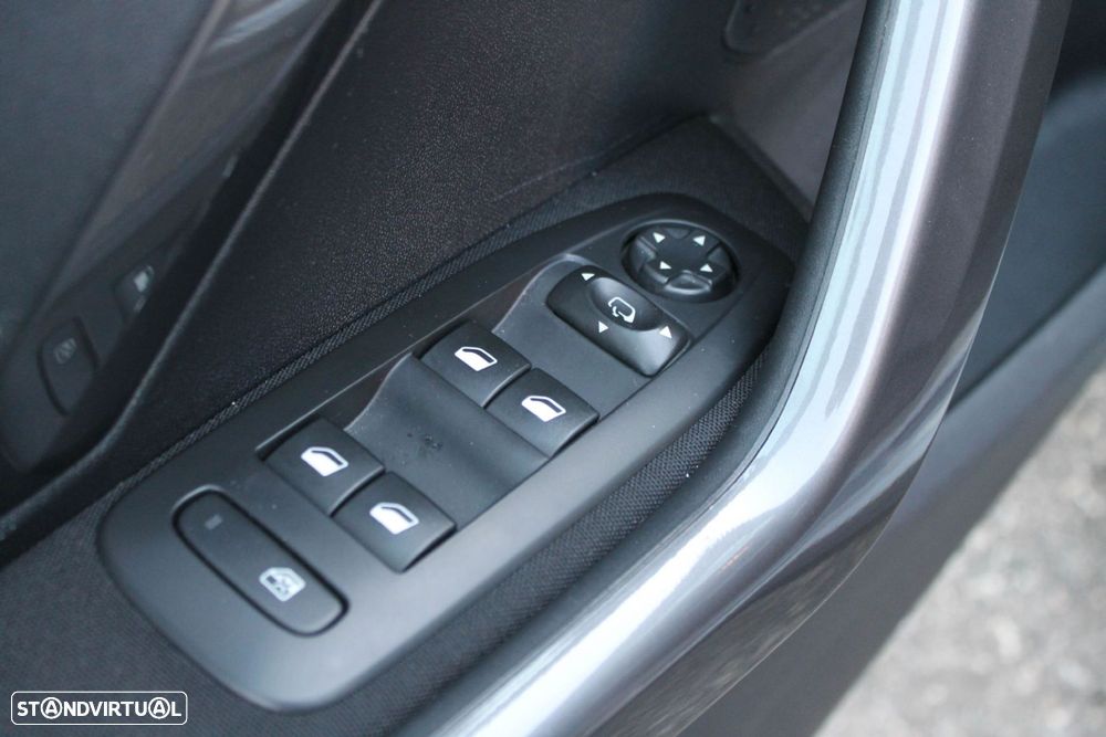 Peugeot 2008 1.6 BlueHDi Style - 4
