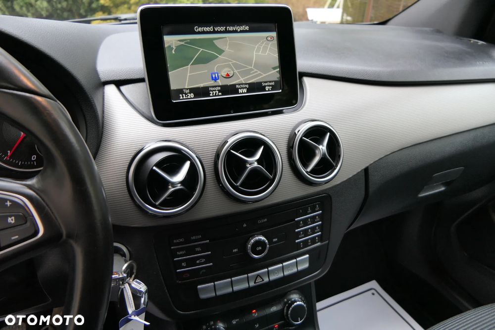 Mercedes-Benz Klasa B 180 d BlueEFFICIENCY Edition - 27